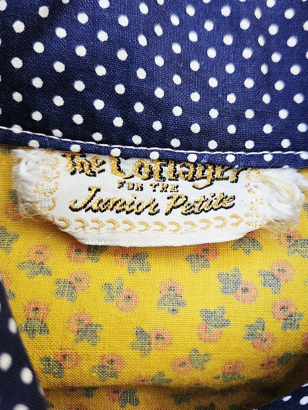 Vintage 70s The Cottager Pointed Collar Button Up Blouse Patch Pockets Small - Picture 2 of 16